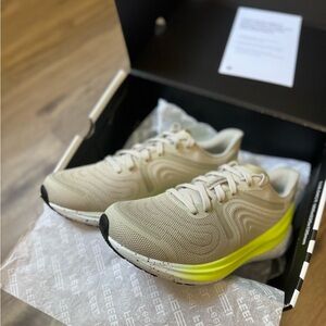 Lululemon Blissful 2 - Women’s 9.5